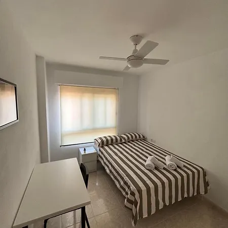 Piso Centrico Con Parking Privado Y Terraza Super 马拉加
